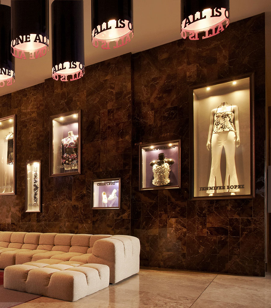 Hard Rock Hotel Panama Lounge featiromg circular tables and chairs intermixed with square tables and square chairs.